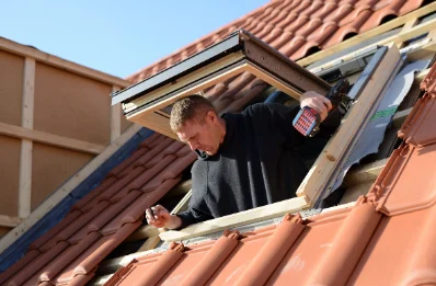 Pose de fenêtres de toit Velux à Champgenéteux